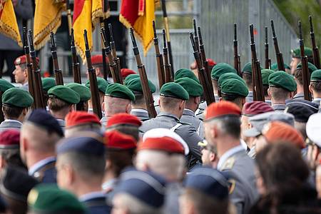 Hannes P Albert/dpa | Kann die Vergrößerung der Bundeswehr auf bis zu 240.000 Soldaten auf Basis der Freiwilligkeit erreicht werden? (Archivbild) 