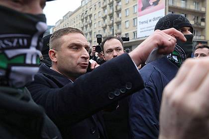 Tomasz Gzell/PAP/dpa | Gegen den polnischen Rechtsaktivisten Robert Bakiewicz gab es ein Urteil wegen Nötigung. (Archivbild)