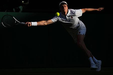 Kin Cheung/AP/dpa | Jannik Sinner kommt in Wimbledon weiter.