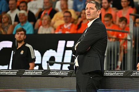 Jan-Philipp Strobel/dpa | Unzufrieden mit der Leistung seines Teams: Ulms Trainer Ty Harrelson.