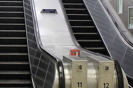 picture alliance / dpa-tmn | Hier rutschte James Bond: In «Skyfall» ist diese Rolltreppe Schauplatz eines Stunts von Daniel Craig (Archivbild).