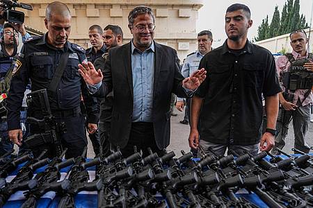 Tsafrir Abayov/AP/dpa | Ben-Gvir sorgt immer wieder mit schrillen Tönen für Empörung. (Archivbild)