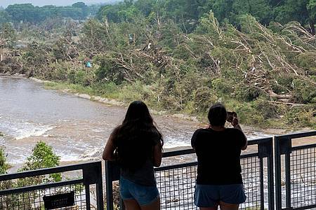 Rodolfo Gonzalez/AP/dpa | Entlang des Guadalupe Rivers werden erhebliche Schäden sichtbar. 