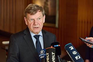 Georg Wendt/dpa | Außenminister Johann Wadephul (CDU) will mitten im Krieg zwischen Israel und Iran gemeinsam mit seinen Kollegen aus Frankreich und Großbritannien in Genf bei einem Gespräch mit dem iranischen Außenminister ausloten, ob neue Verhandlungen
