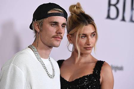 Jordan Strauss/Invision/AP/dpa | Justin und Hailey Bieber wurden im vorigen August Eltern eines Sohnes. (Archivbild) 