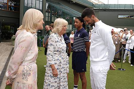 Jordan Pettitt/PA Wire/dpa | Worüber genau er mit Königin Camilla sprach, wollte Novak Djokovic nicht verraten.
