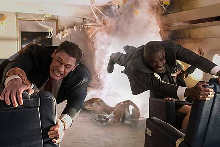 Amazon MGM Studios/Prime Video/dpa | Die Präsidentenmaschine stürzt ab.