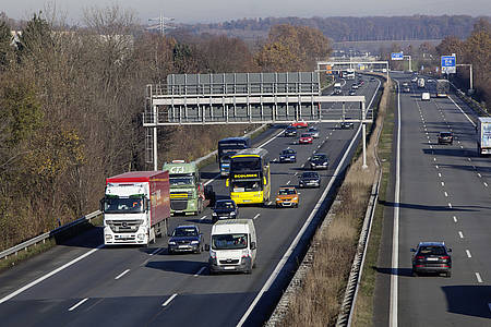 Verkehr auf der Autobahn