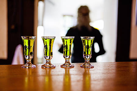 Alkohol ist eine Sucht, die jeden treffen kann. Hier hilft die Selbsthilfegruppe Sucht.
