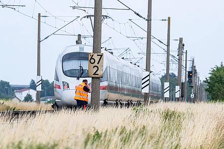 Armin Weigel/dpa | Die Opfer sind den Angaben nach leicht verletzt. 