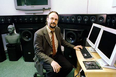 Heinz Hirndorf/dpa-Zentralbild/dpa | Das von Karlheinz Brandenburg maßgeblich mitentwickelte Datenformat MP3 hat die gesamte Musikindustrie auf den Kopf gestellt. (Archivbild) 