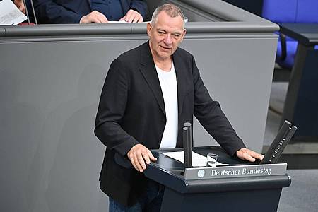 Katharina Kausche/dpa | Parteichef van Aken pocht auf ein Mitspracherecht der Linksfraktion. (Archivbild) 