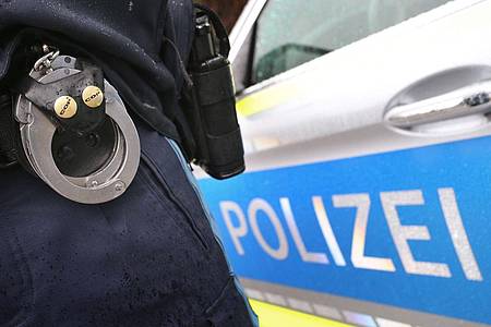 Karl-Josef Hildenbrand/dpa | Nach Vorwürfen sexueller Belästigung in einem Schwimmbad sucht die Polizei nach Zeugen. (Symbolbild)