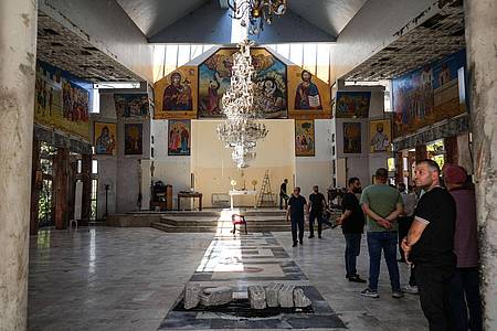 Moawia Atrash/dpa | Im Juni wurde ein Selbstmordanschlag auf eine Kirche in Syrien verübt. (Archivfoto)