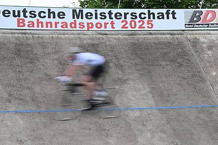 Bernd Weißbrod/dpa | Beim Keirin hat sich ein schwerer Unfall ereignet, die Meisterschaften wurden abgebrochen.