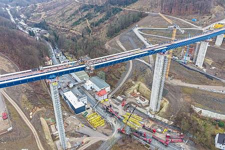 Alex Talash/dpa | Der Verkehr kann wohl eingeschränkt wieder früher rollen als geplant. (Archivbild)