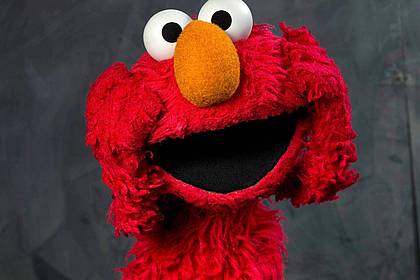 Victoria Will/WILLV/AP/dpa | Das Monster Elmo ist beim Publikum sehr beliebt. (Archivbild)