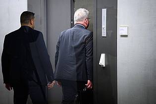 Bernd von Jutrczenka/dpa | Der Inhalt der Sitzungen des Parlamentarischen Kontrollgremiums ist geheim. Nur einmal pro Jahr findet eine öffentliche Sitzung statt. (Archivfoto)