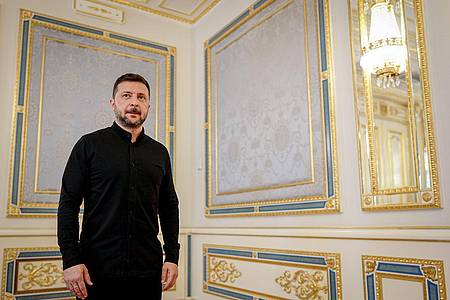 Kay Nietfeld/dpa | Der ukrainische Präsident Wolodymyr Selenskyj fordert schärfere Sanktionen gegen Russland. (Archivbild)