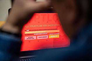 Lino Mirgeler/dpa | Bei Angriffen mit Ransomware werden Daten verschlüsselt, und die Hacker verlangen Geld für die Freigabe. (Symbolbild)