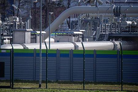 Die Hoffnung auf baldige Gaslieferungen aus Russland durch die Ostsee-Pipeline Nord Stream 2 hat sich zerschlagen. Foto: Stefan Sauer/dpa