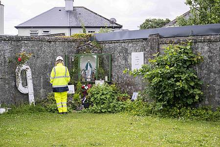 Andrew Downes/Odait via PA Media/dpa | In Irland hat die Suche nach fast 800 Baby- und Kinderleichen begonnen.