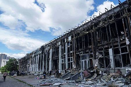 Evgeniy Maloletka/AP/dpa | Auch Kiew wurde zuletzt angegriffen. (Archivbild)