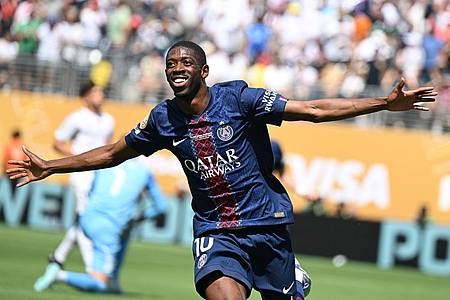 Sven Hoppe/dpa | Der ehemalige Dortmunder Ousmane Dembélé bejubelt sein Tor zum 2:0.