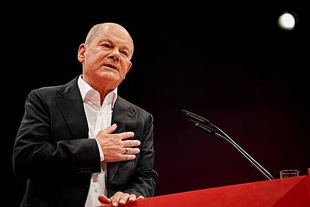 Kay Nietfeld/dpa | Scholz versprach auch, bei der Aufarbeitung des historisch schlechten Ergebnisses bei der Bundestagswahl mitzuarbeiten. 