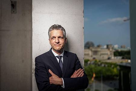 Michael Kappeler/dpa | Der Kanzleramtschef bekräftigt die Verpflichtung Deutschlands, zur Verteidigungsfähigkeit Israels beizutragen.
