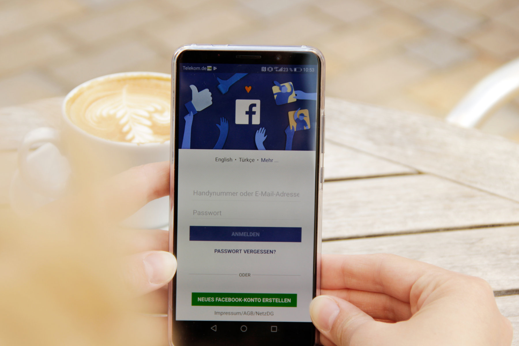 facebook-smartphone-social media