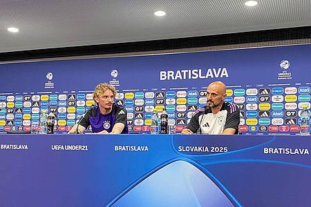 Christian Kunz/dpa | Nach der U21-EM im Urlaub: Nick Woltemade (l).