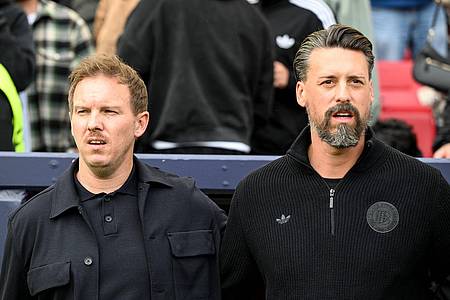 Federico Gambarini/dpa | Zuletzt Nagelsmann-Assistent, jetzt FCA-Trainer: Sandro Wagner (r).
