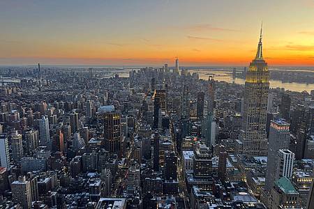 Benno Schwinghammer/dpa | New York: die Aussicht von der Aussichtsplattform «Summit» im Hochhaus One Vanderbilt. (Archivbild)