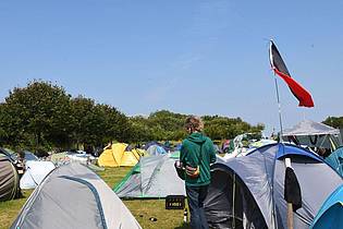 Lea Albert/dpa | Im Sommer sollen die Punk-Protestcamps auf Sylt in die vierte Runde gehen.