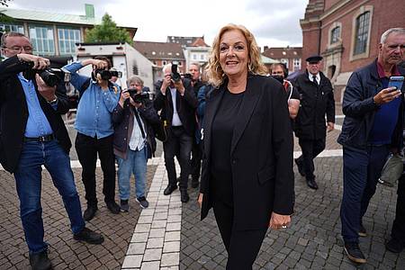 Marcus Brandt/dpa | Moderatorin Bettina Tietjen