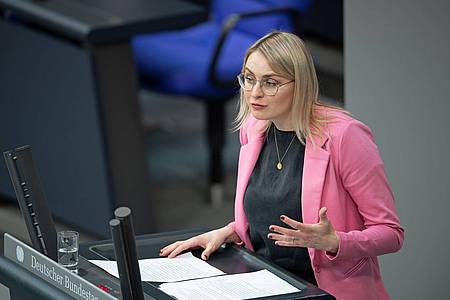 Jonathan Penschek/dpa | Natalie Pawlik (SPD) ist als Staatsministerin für Migration, Flüchtlinge, Integration und Antirassismus zuständig. (Archivfoto)