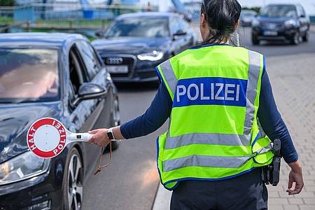 Patrick Pleul/dpa | Die verschärften Zurückweisungen an den deutschen Grenzen führen auch zu Klagen. (Archivbild)