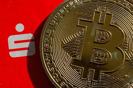 Fernando Gutierrez-Juarez/dpa-Zentralbild/dpa | Sparkassen öffnen sich für Bitcoin und Co. - zumindest etwas. (Symbolbild)