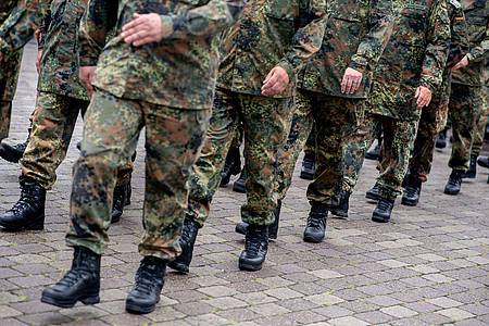 Hauke-Christian Dittrich/dpa | Reservistenappell mit Schwurbekräftigung