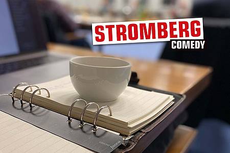 Kalender und Tasse mit Aufschrift "Stromberg"