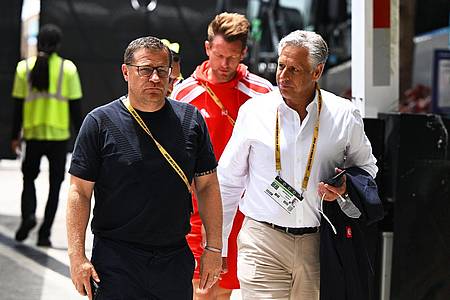 Sven Hoppe/dpa | Max Eberl (l) beim Spiel des FC Bayern in Miami gegen Flamengo.