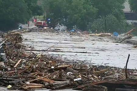 -/KSAT/AP/dpa | Die Polizeibehörde sprach von einem «katastrophalen Hochwasser».