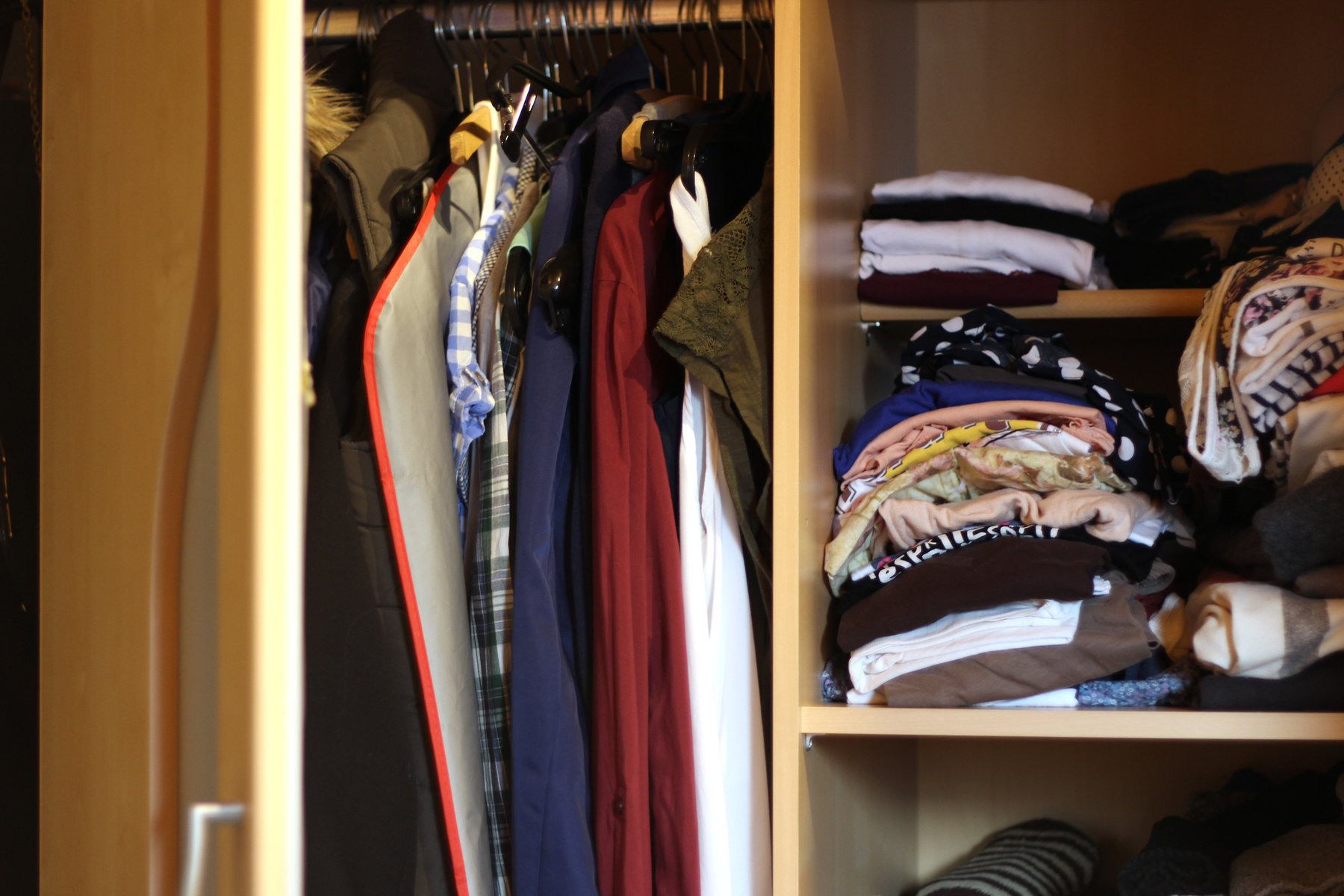 Kleiderschrank