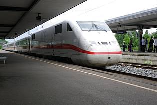 ICE am Mindender Bahnhof 