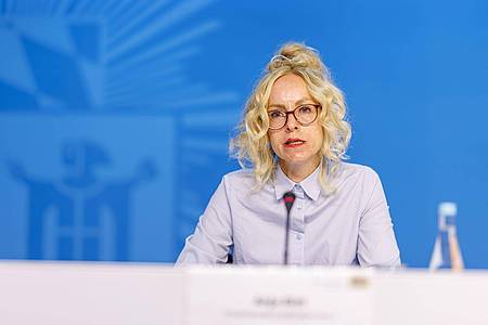 Matthias Balk/dpa | Anja Biel, Staatsanwältin von der Staatsanwaltschaft München I, bei der Pressekonferenz im Polizeipräsidium München.