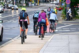 Robert Michael/dpa | Das Netz der Radwege ist ein wichtiger Aspekt für Radler. (Archivbild) 