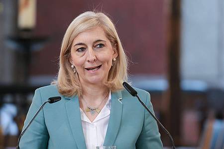Jan Woitas/dpa | «Der Bericht enthält Informationen, die wir schützen müssen«, sagt die Gesundheitsministerin. (Archivbild)
