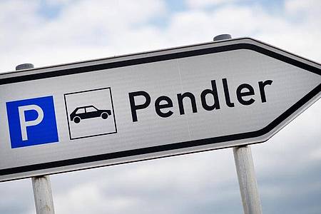Von Seiten der Grünen gibt es Widerstand gegen eine Erhöhung der Pendlerpauschale. Foto: David-Wolfgang Ebener/dpa
