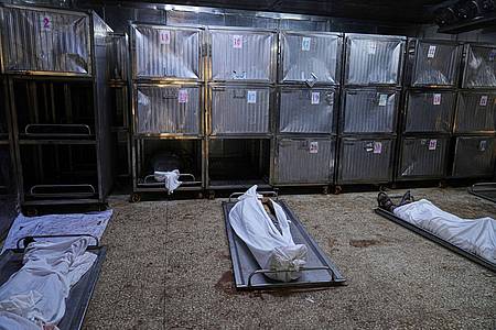 Jehad Alshrafi/AP/dpa | Aus dem Gazastreifen hat es erneut Berichte über Dutzende Tote gegeben.